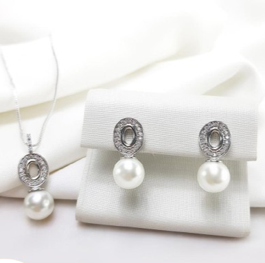 Semi-Jewel- Earring and Necklace Set - with Pearls and Zirconias '18k White Gold Plated